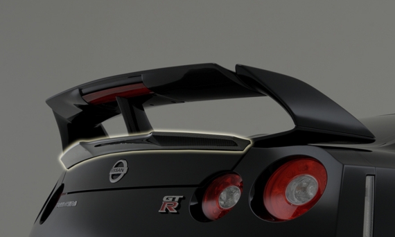 トランクスポイラー